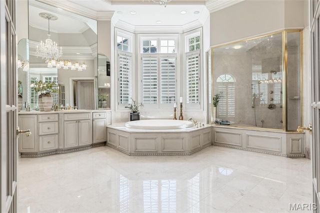 1103 Highland Pointe Drive, Town And Country, MO 63131