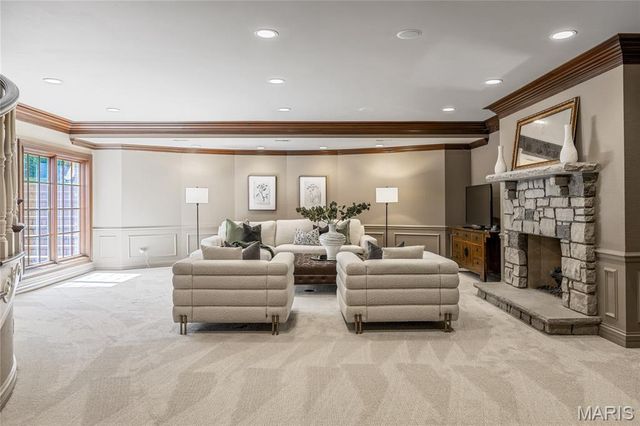 1103 Highland Pointe Drive, Town And Country, MO 63131