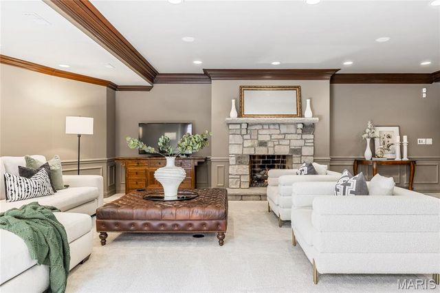 1103 Highland Pointe Drive, Town And Country, MO 63131
