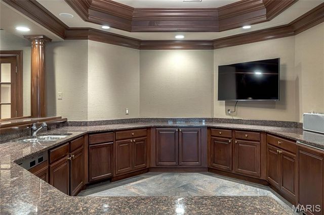 1103 Highland Pointe Drive, Town And Country, MO 63131