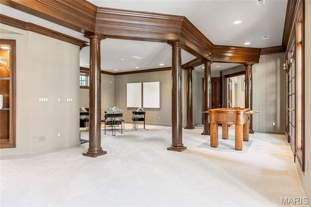 1103 Highland Pointe Drive, Town And Country, MO 63131