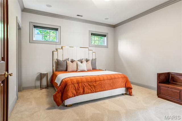1103 Highland Pointe Drive, Town And Country, MO 63131