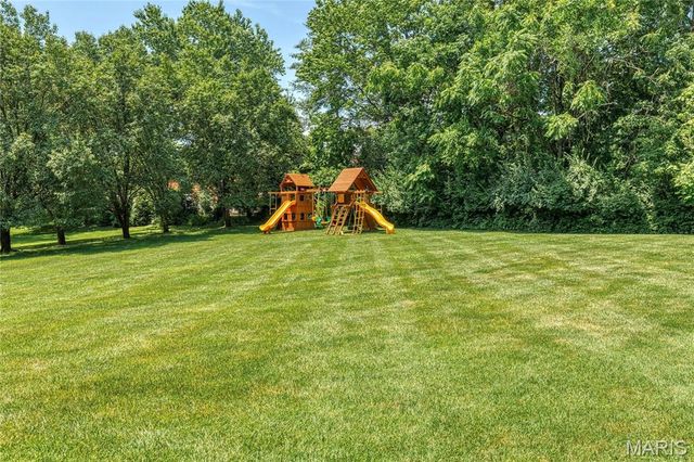 1103 Highland Pointe Drive, Town And Country, MO 63131