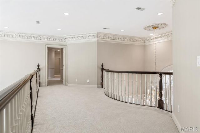 1103 Highland Pointe Drive, Town And Country, MO 63131