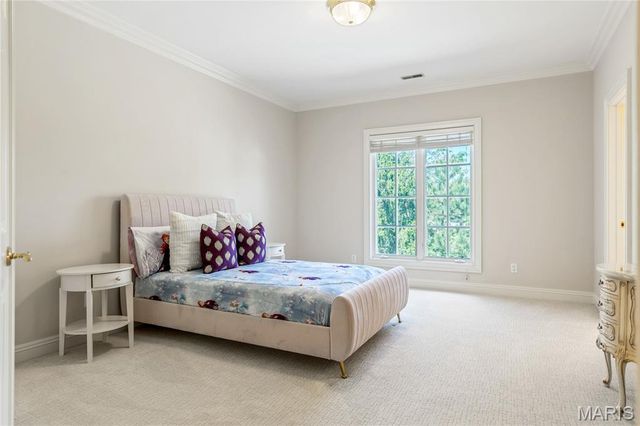 1103 Highland Pointe Drive, Town And Country, MO 63131