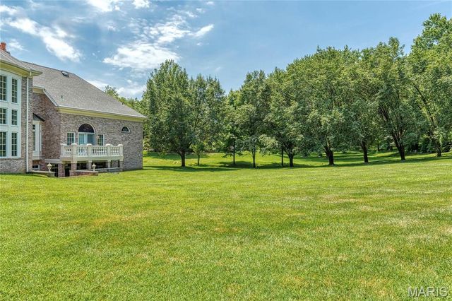 1103 Highland Pointe Drive, Town And Country, MO 63131