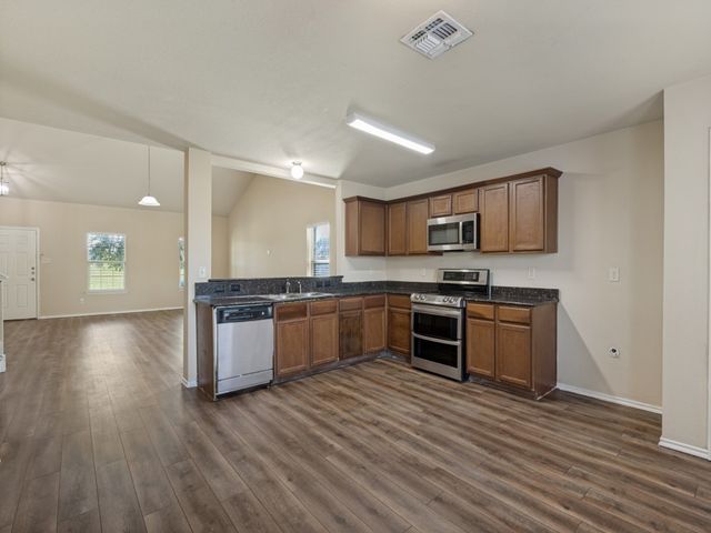 2005 Brackettville, Forney, TX 75126