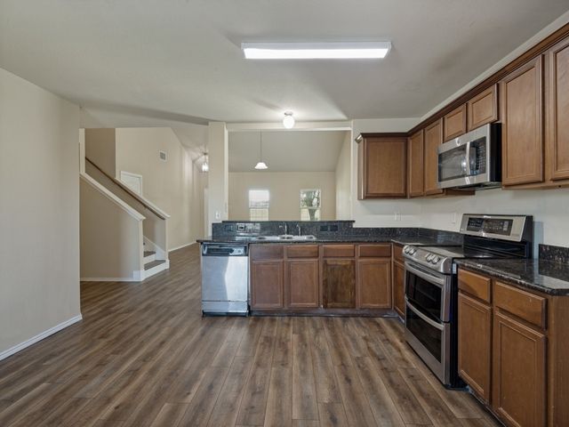 2005 Brackettville, Forney, TX 75126