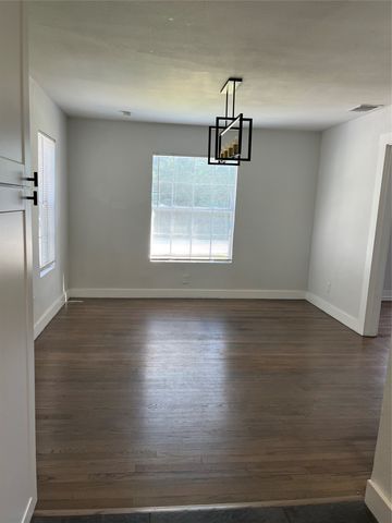 903 W 8th Street, Bonham, TX 75418