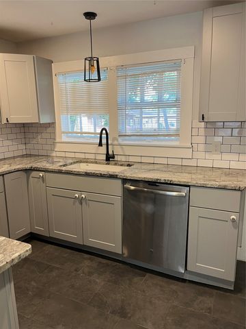903 W 8th Street, Bonham, TX 75418