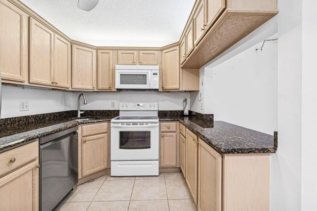 535 Shady Pine Way C1, Greenacres, FL 33415