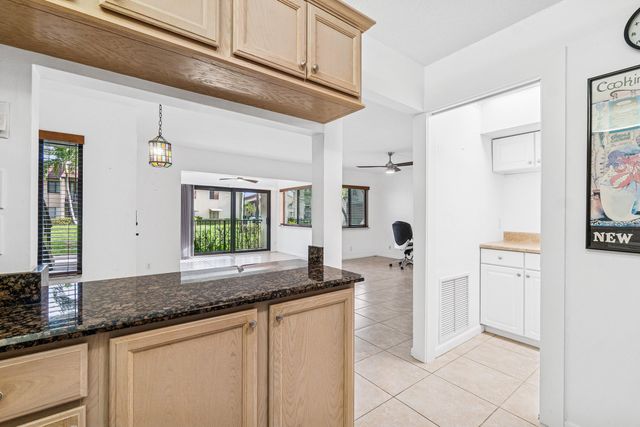 535 Shady Pine Way C1, Greenacres, FL 33415