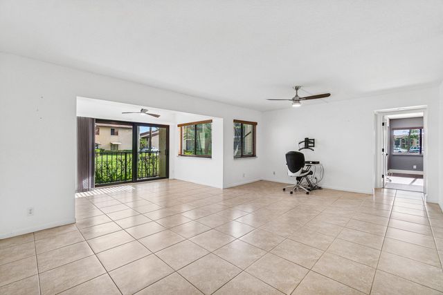 535 Shady Pine Way C1, Greenacres, FL 33415