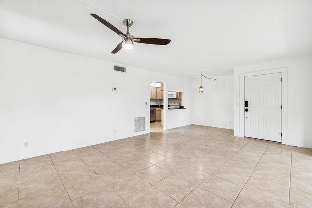 535 Shady Pine Way C1, Greenacres, FL 33415