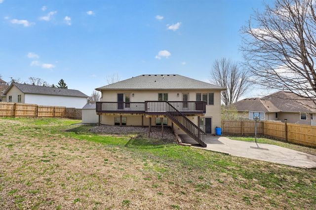 530 Cedar Court NE, Pine Island, MN 55963