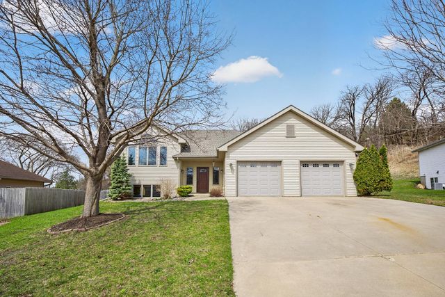 530 Cedar Court NE, Pine Island, MN 55963