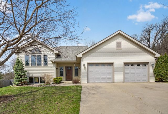 530 Cedar Court NE, Pine Island, MN 55963