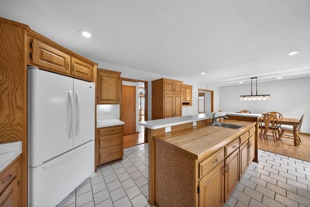 530 Cedar Court NE, Pine Island, MN 55963