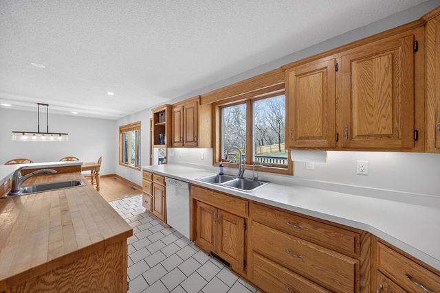 530 Cedar Court NE, Pine Island, MN 55963