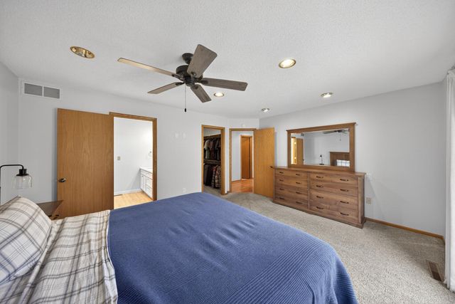 530 Cedar Court NE, Pine Island, MN 55963