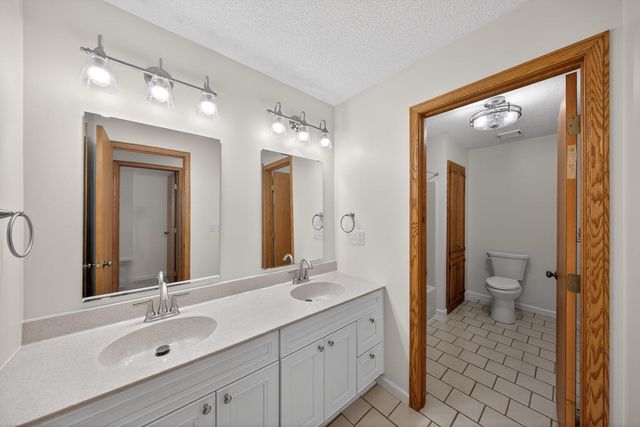 530 Cedar Court NE, Pine Island, MN 55963
