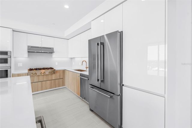 400 CENTRAL AVENUE 1702, St Petersburg, FL 33701