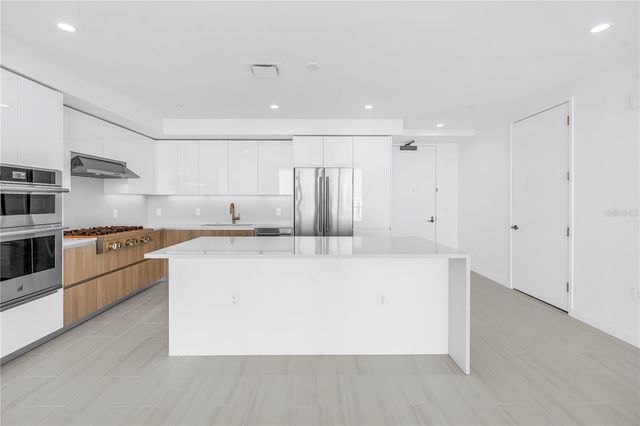 400 CENTRAL AVENUE 1702, St Petersburg, FL 33701