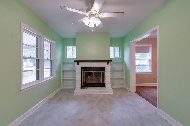 1134 DEARING RD, Memphis, TN 38117