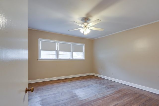 1134 DEARING RD, Memphis, TN 38117