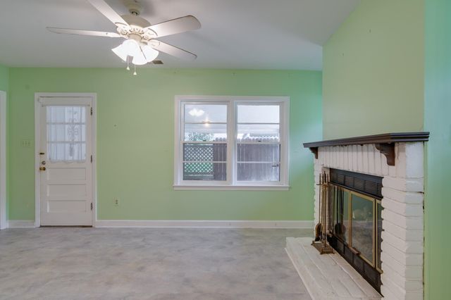 1134 DEARING RD, Memphis, TN 38117