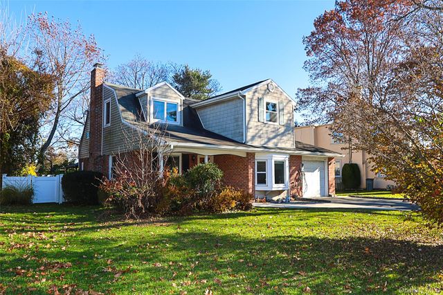 174 Parkside Drive, Roslyn Heights, NY 11577