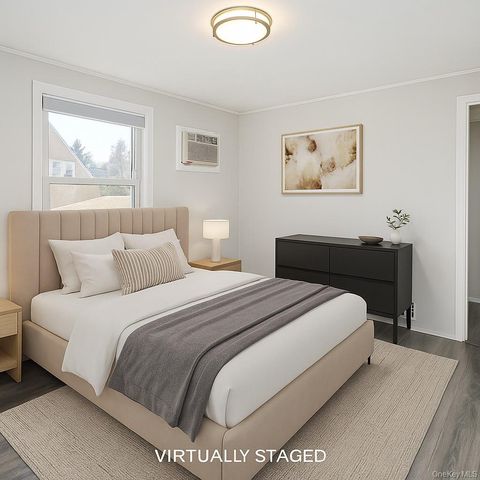 174 Parkside Drive, Roslyn Heights, NY 11577