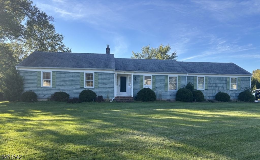 5 Wales Ct, Clinton Twp., NJ 08801 — exterior