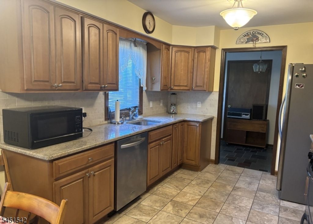 5 Wales Ct, Clinton Twp., NJ 08801 — photo 2