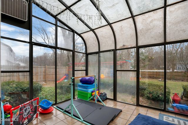 2 Madrid Court, Clifton Park, NY 12065