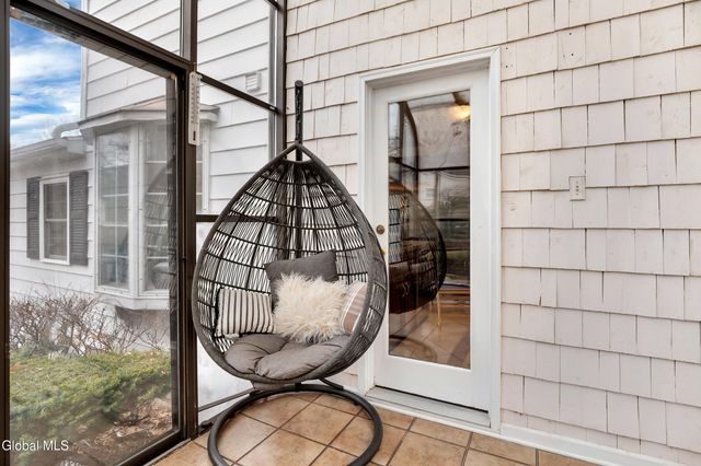 2 Madrid Court, Clifton Park, NY 12065