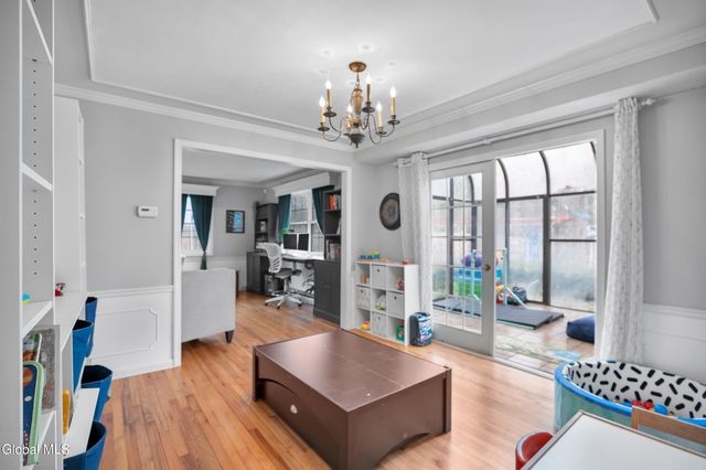 2 Madrid Court, Clifton Park, NY 12065