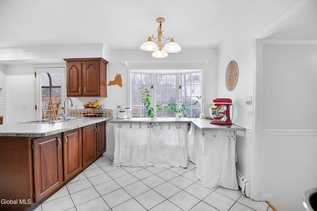 2 Madrid Court, Clifton Park, NY 12065