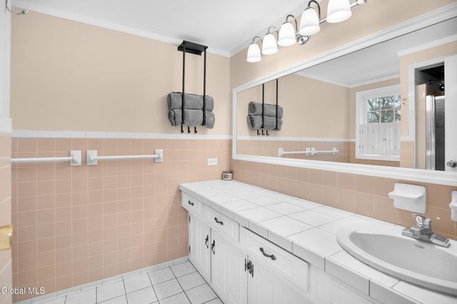 2 Madrid Court, Clifton Park, NY 12065