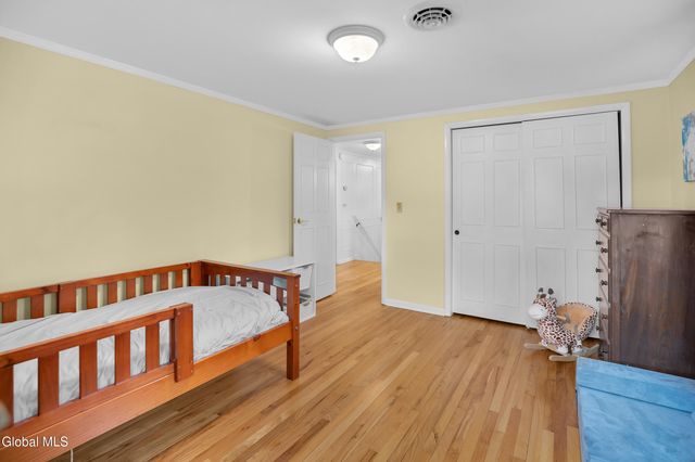 2 Madrid Court, Clifton Park, NY 12065