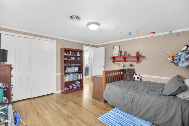 2 Madrid Court, Clifton Park, NY 12065