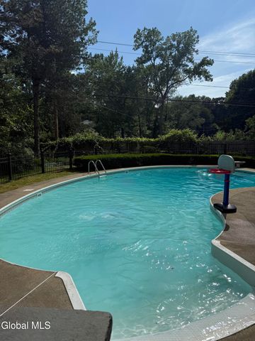 2 Madrid Court, Clifton Park, NY 12065