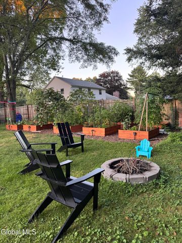 2 Madrid Court, Clifton Park, NY 12065