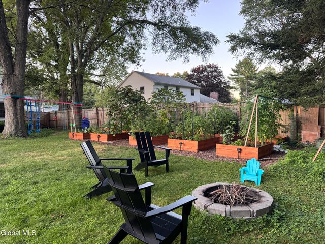 2 Madrid Court, Clifton Park, NY 12065