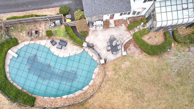 2 Madrid Court, Clifton Park, NY 12065