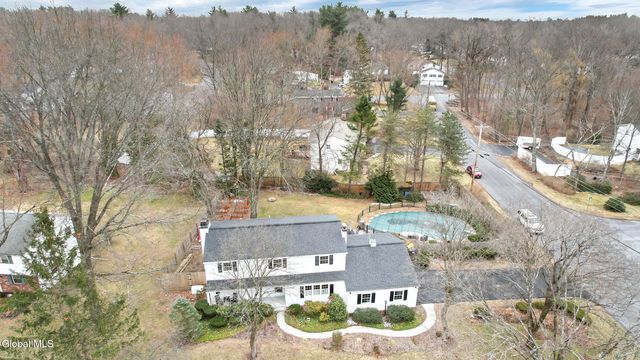 2 Madrid Court, Clifton Park, NY 12065