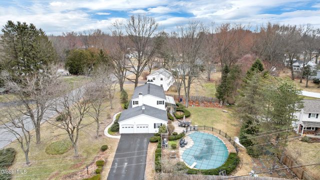 2 Madrid Court, Clifton Park, NY 12065