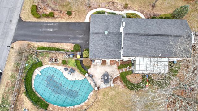 2 Madrid Court, Clifton Park, NY 12065