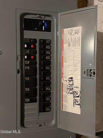 2 Madrid Court, Clifton Park, NY 12065