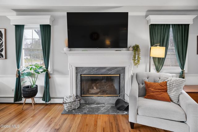 2 Madrid Court, Clifton Park, NY 12065